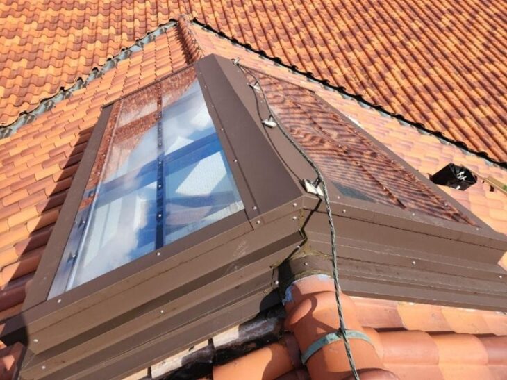   豊川市　T社様　トップライト防水補修リフォーム事例